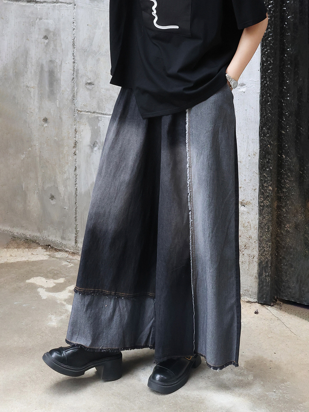 https://fulmo-img-server.com/pants-set/8d37f4a5-8dc1-469d-9caf-f0dff7127090.jpg