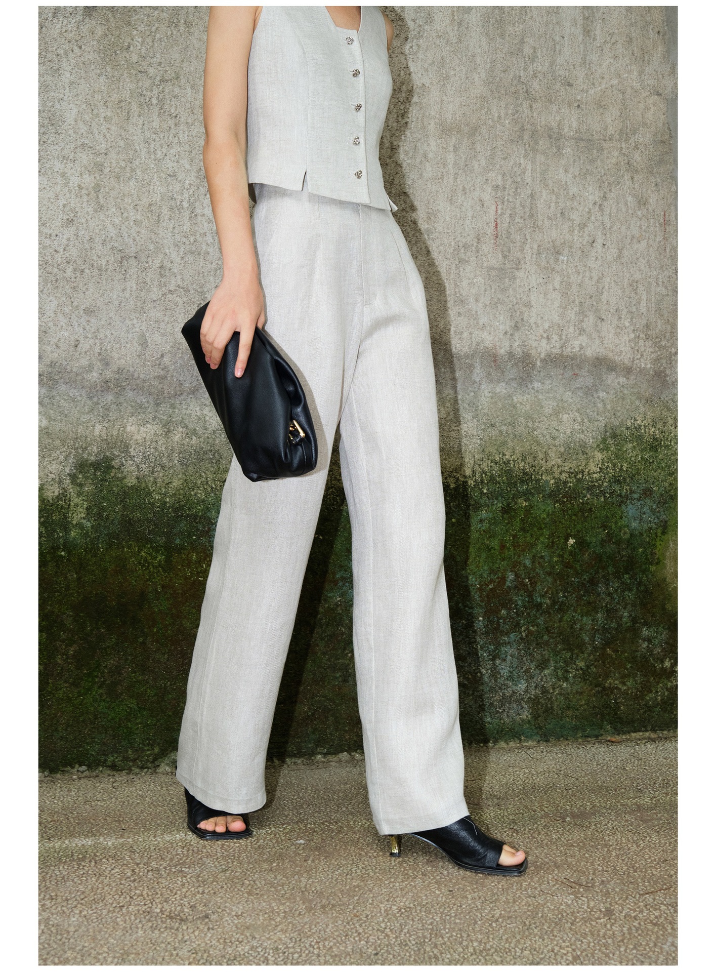 https://fulmo-img-server.com/pants-set/8db0b8e2-b06a-4770-927f-d891b6156d00.jpg