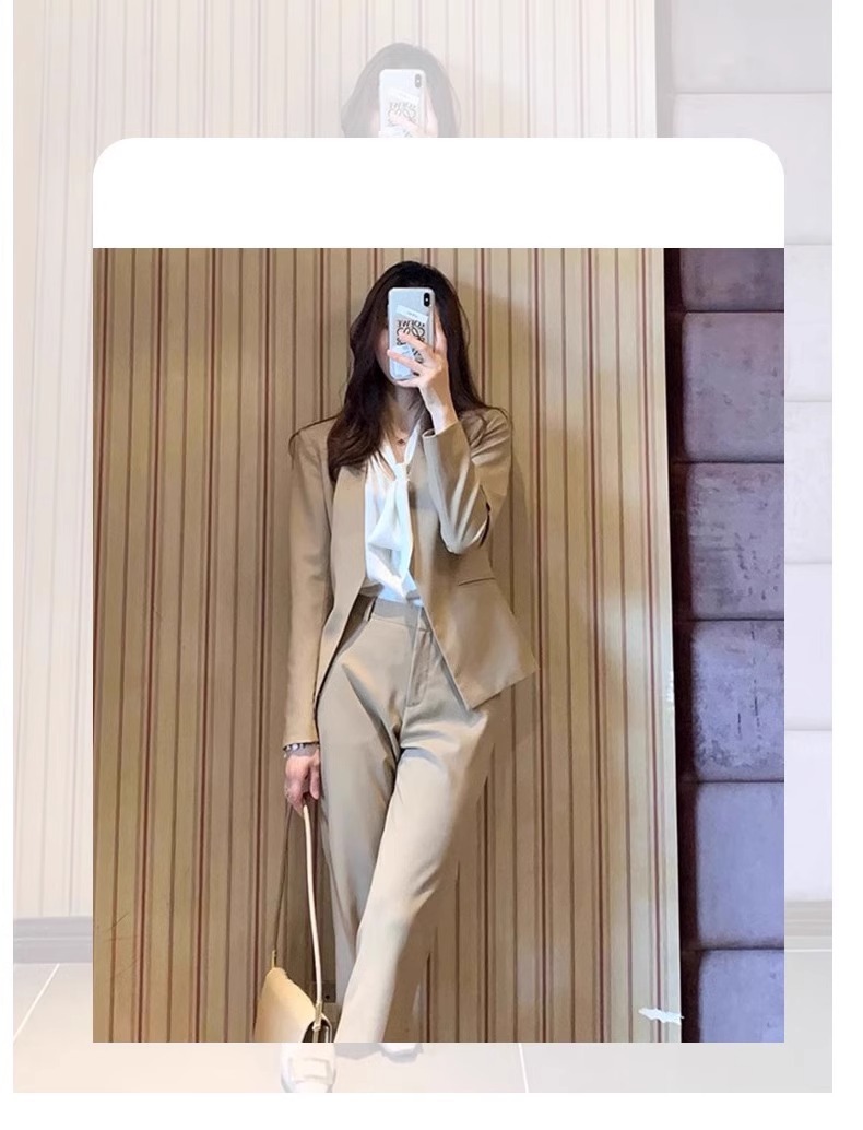 パンツセットアップ 洗練されたシルエットのパンツセットアップ