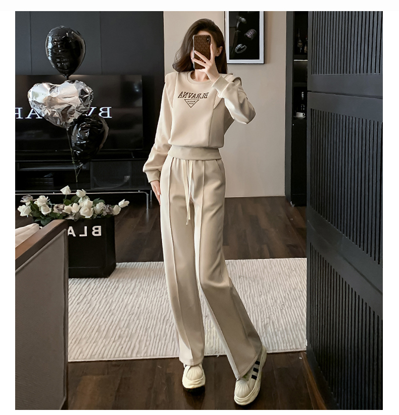 https://fulmo-img-server.com/pants-set/911e22b6-72b3-434b-b7e4-718b7ce7c5db.jpg