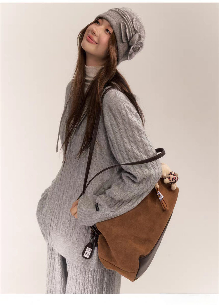 https://fulmo-img-server.com/pants-set/91f6301b-d1a6-45b9-9948-bfcd472e48a2.jpg