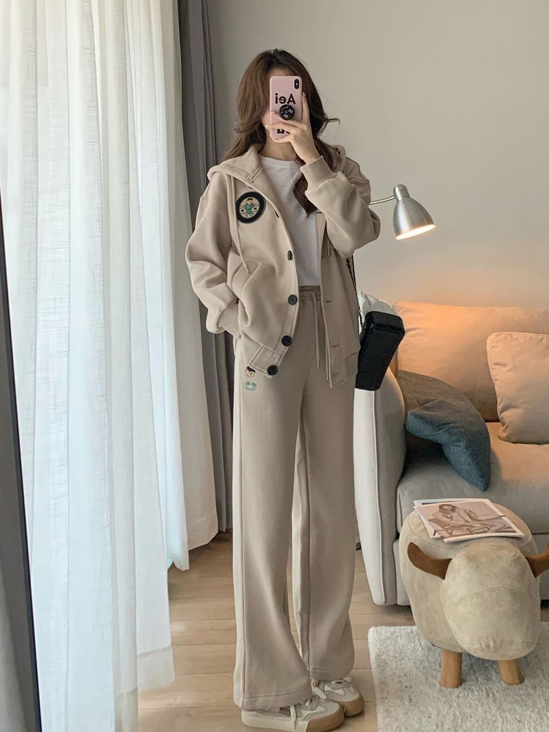 パンツセットアップ ワッペン付きゆったりジャケット&ワイドパンツセット