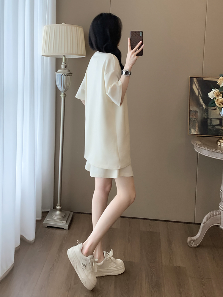 パンツセットアップ なめらか素材ゆったりパンツセット