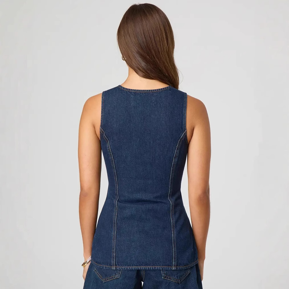 パンツセットアップ デニムベストとショートパンツの上品セットアップ