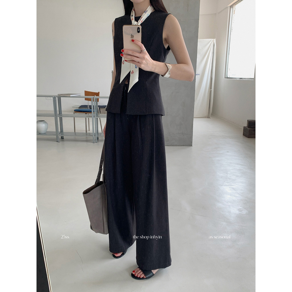 パンツセットアップ 洗練ノースリーブワイドパンツセット