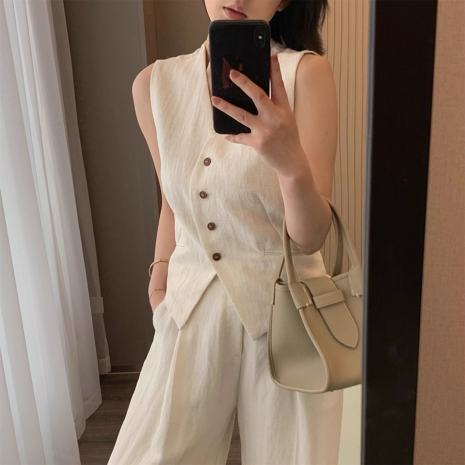 https://fulmo-img-server.com/pants-set/9f1791c3-3430-4d26-9ed7-2183a0032a2b.jpg