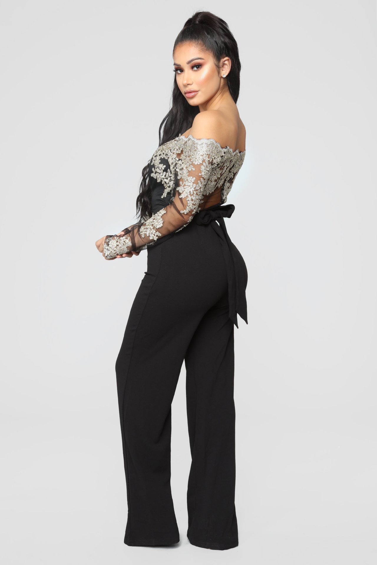 https://fulmo-img-server.com/pants-set/a417f7c8-42fb-4417-9e8b-bd93a7050e12.jpg