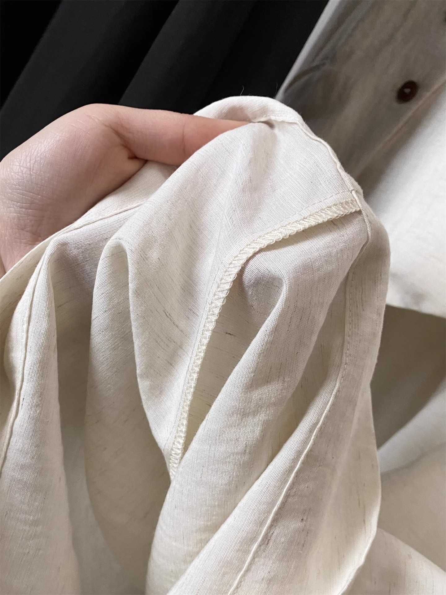 https://fulmo-img-server.com/pants-set/a54df10e-0a22-420c-96c9-27bfdefae0c8.jpg