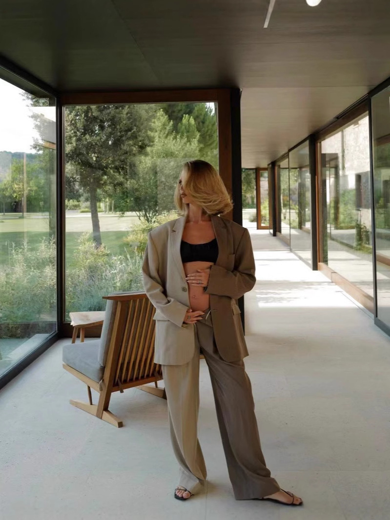 二つの私を、一着に。常識を裏切る、美しき二面性 ワイドパンツセットアップ