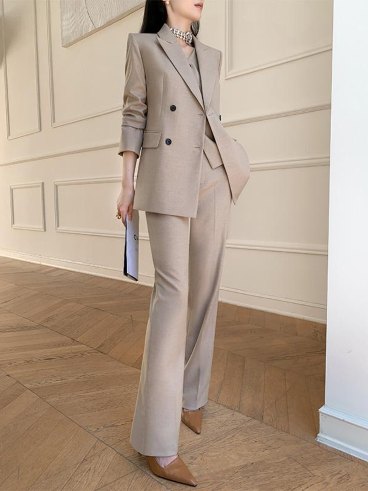 https://fulmo-img-server.com/pants-set/a9be27e7-ada6-4c28-96a1-12c9fa7f304f.jpg