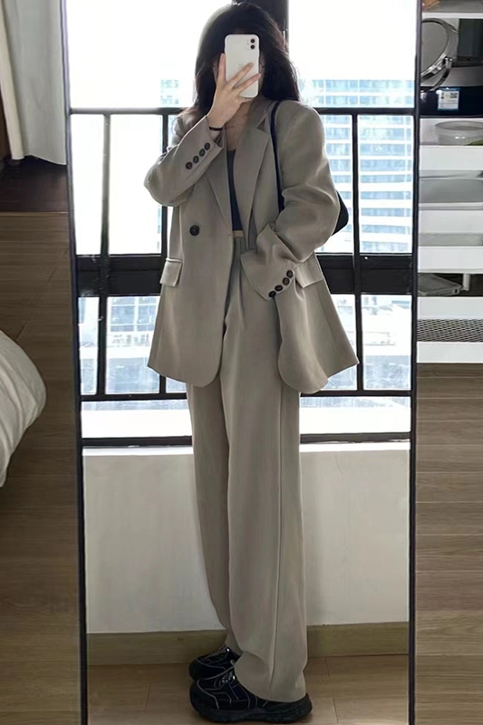 https://fulmo-img-server.com/pants-set/af566bbf-a68d-4658-bed9-7326867620df.jpg