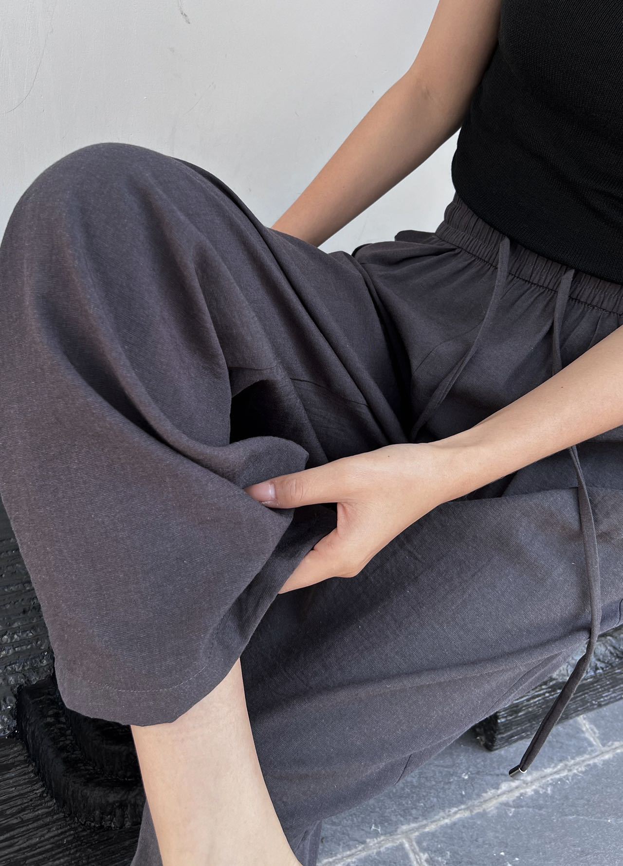 パンツセットアップ なめらか素材リラックスワイドパンツ
