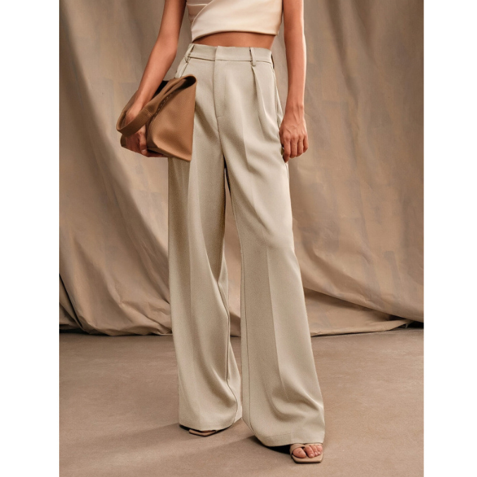 https://fulmo-img-server.com/pants-set/b3092a03-2926-41ba-87d2-1b4380f48a30.jpg