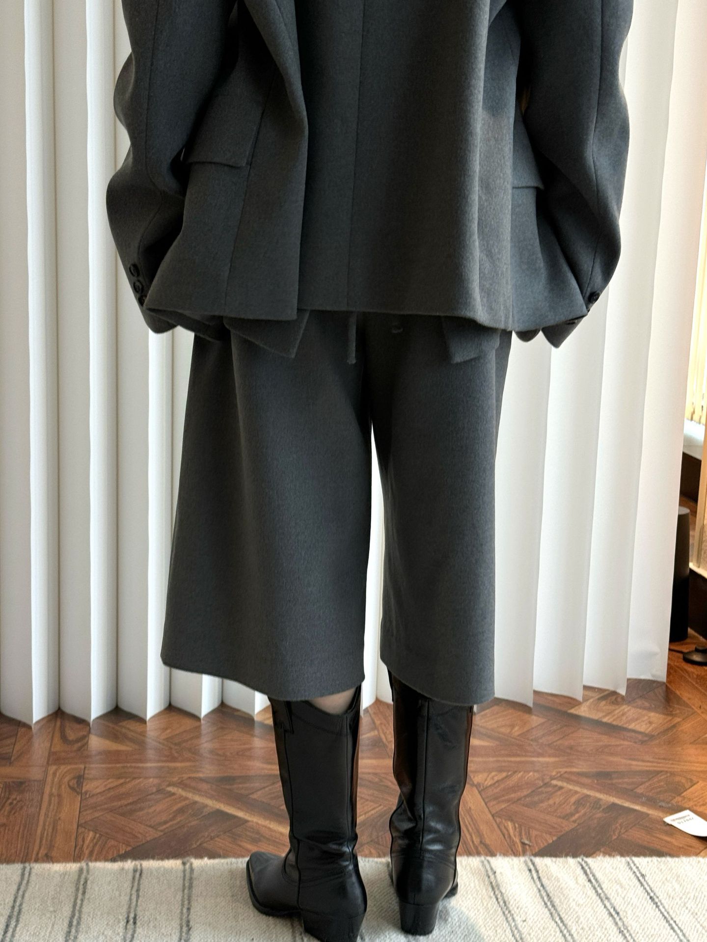 パンツセットアップ 洗練ショートパンツセットアップ