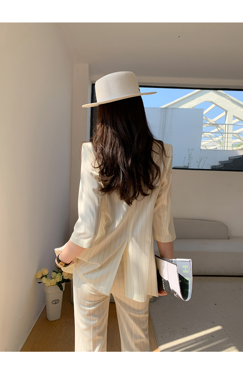 https://fulmo-img-server.com/pants-set/b4c484bc-dc8b-4cfd-993a-25b895f13ce9.jpg