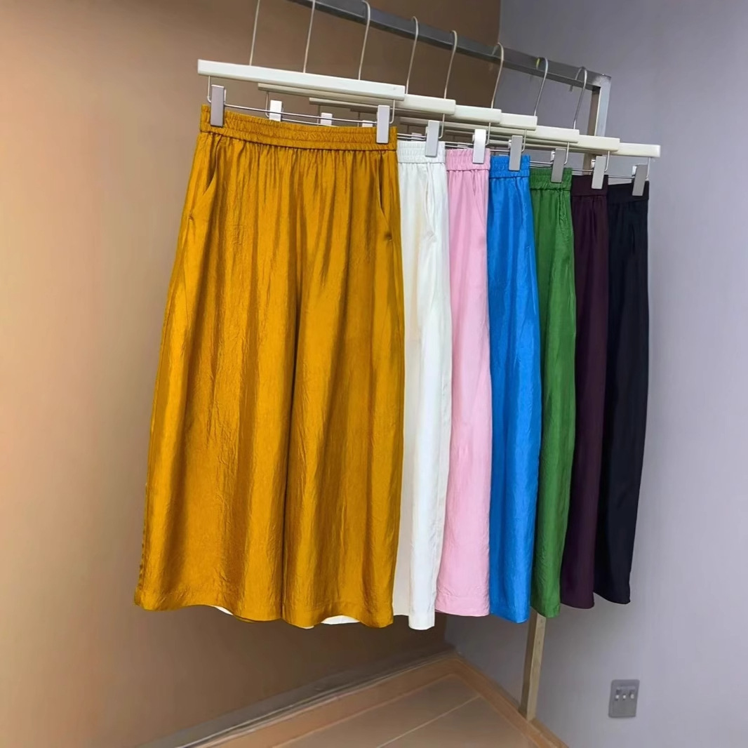 https://fulmo-img-server.com/pants-set/b6a72ab8-f02e-40b9-a361-ec07e0859e6d.jpg