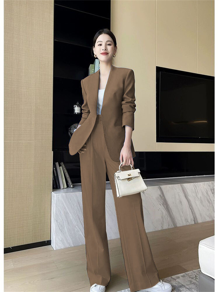 https://fulmo-img-server.com/pants-set/b8e78548-3bf1-42f8-b158-072a7aaa4efc.jpg