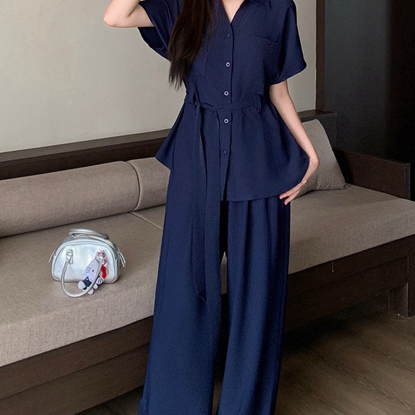 パンツセットアップ 半袖シャツとワイドパンツのセットアップ