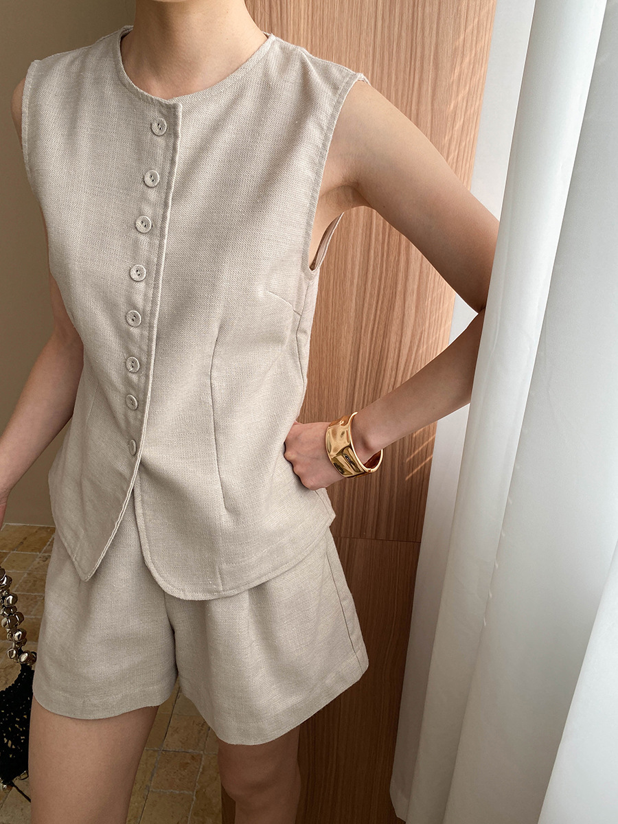 https://fulmo-img-server.com/pants-set/bad85177-e316-4c50-a41d-81a68d724345.jpg