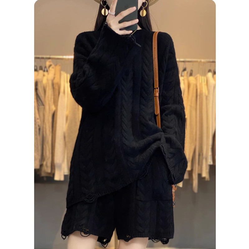 パンツセットアップ ケーブル編みニットトップスとショートパンツの二点セット