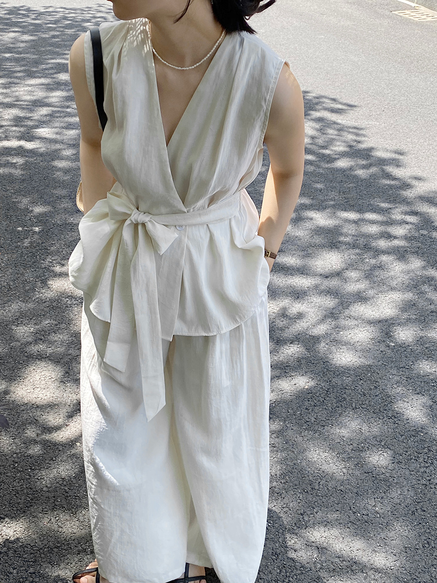 パンツセットアップ 結び目リボン風ノースリーブパンツセット