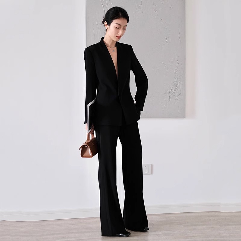 https://fulmo-img-server.com/pants-set/c2e1332b-4472-414b-837b-0cf6276dc758.jpg