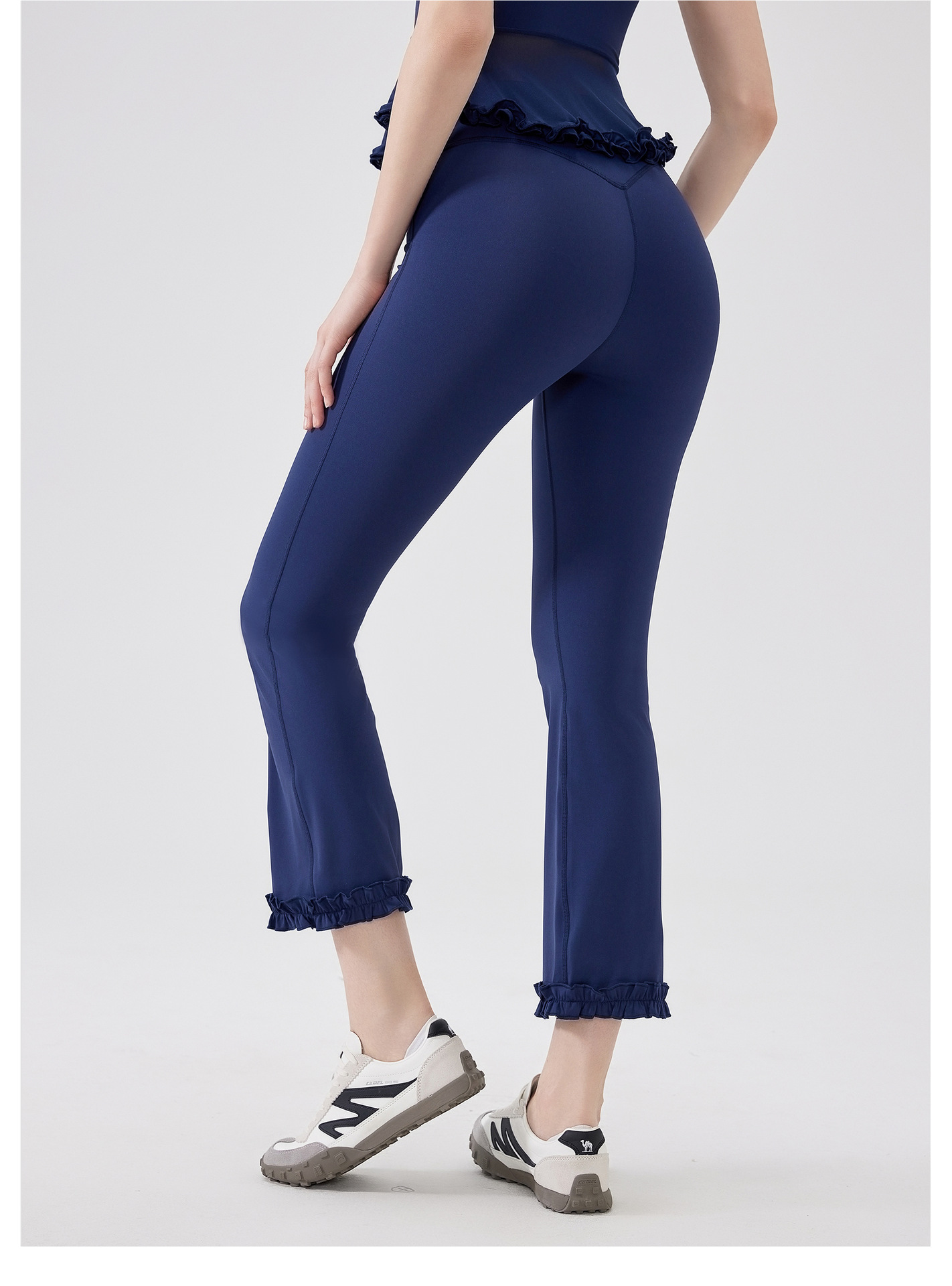 パンツセットアップ フリル裾デザイン ペプラムセットアップ