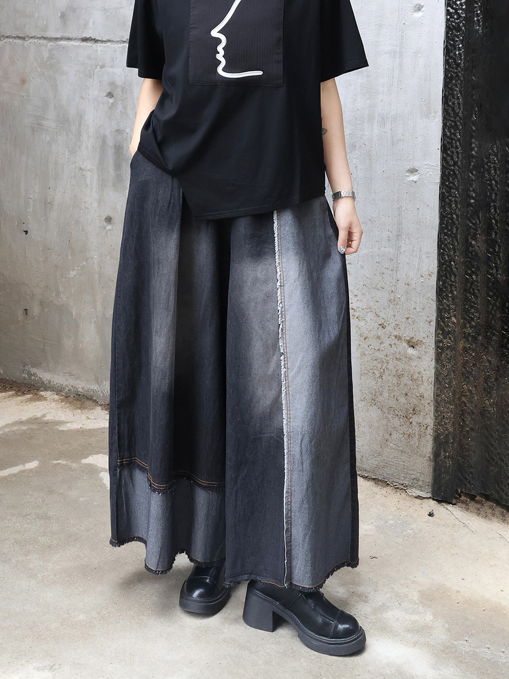 https://fulmo-img-server.com/pants-set/c5cf47b9-794f-4abe-9892-8f50cd66ab6d.jpg