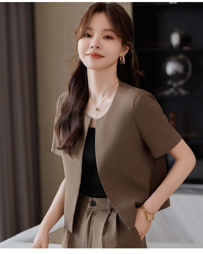 https://fulmo-img-server.com/pants-set/c7a099c9-20db-4876-9845-bd2cc4d7d70f.jpg