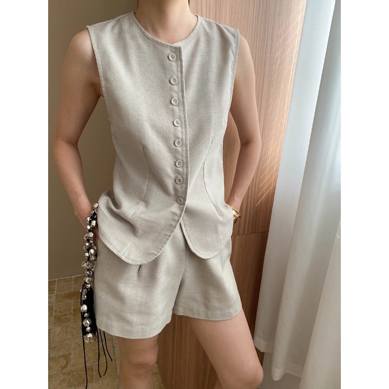 https://fulmo-img-server.com/pants-set/c85803e1-97ee-4cb9-8279-b61fa8d4025e.jpg