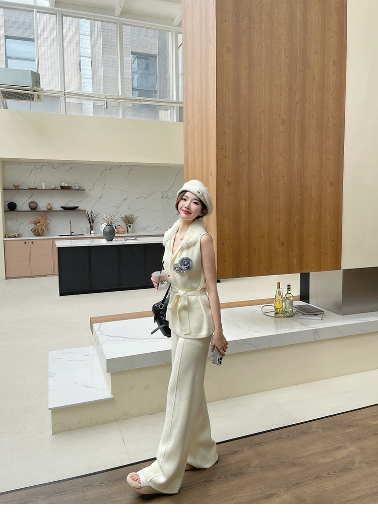 https://fulmo-img-server.com/pants-set/c8876c46-d582-41f8-a08b-72473472498b.jpg