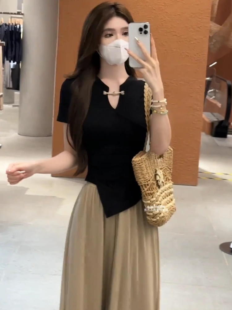 https://fulmo-img-server.com/pants-set/c9629606-7d4c-46d8-9619-e243654b6f97.jpg