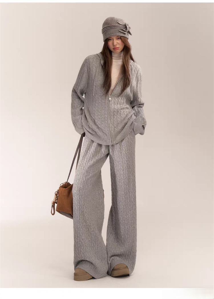 https://fulmo-img-server.com/pants-set/ceab2868-fcd6-4d93-9a53-17c2c440cbdd.jpg