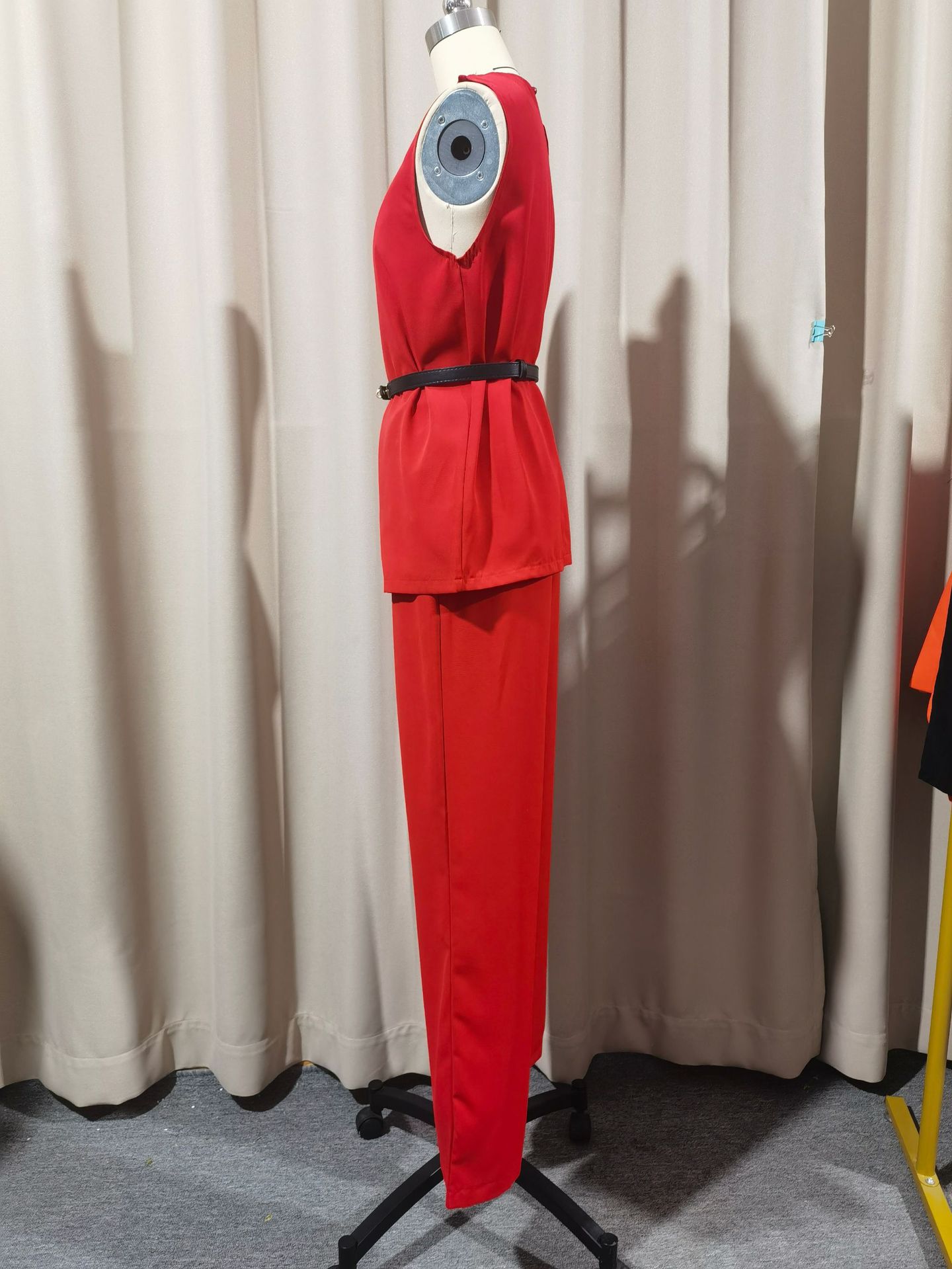 パンツセットアップ 立体デザインノースリーブパンツセット