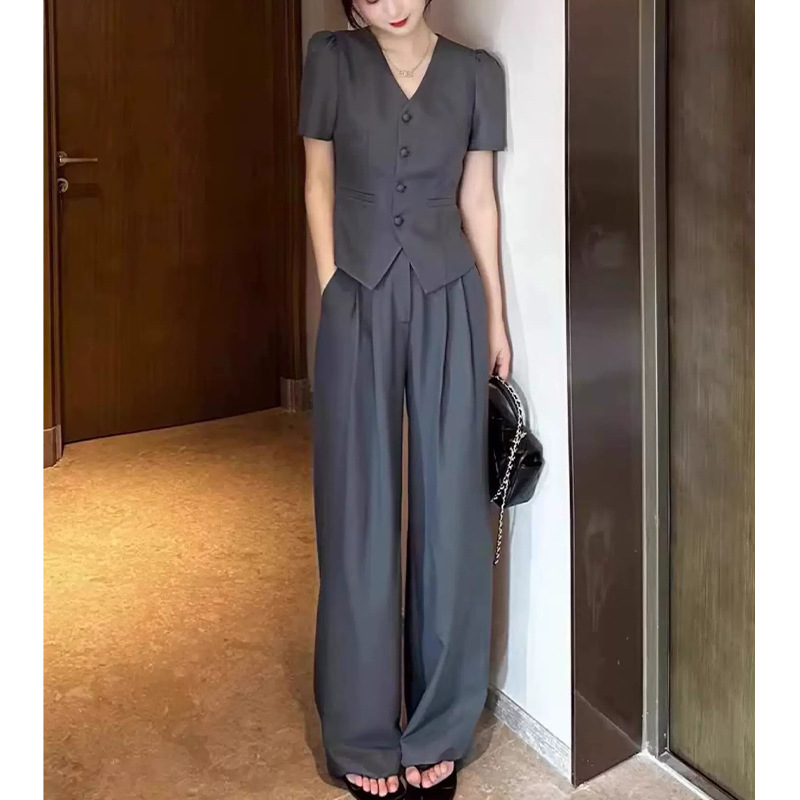 https://fulmo-img-server.com/pants-set/d3d873a7-b837-4e91-9cdb-40f8b8343249.jpg