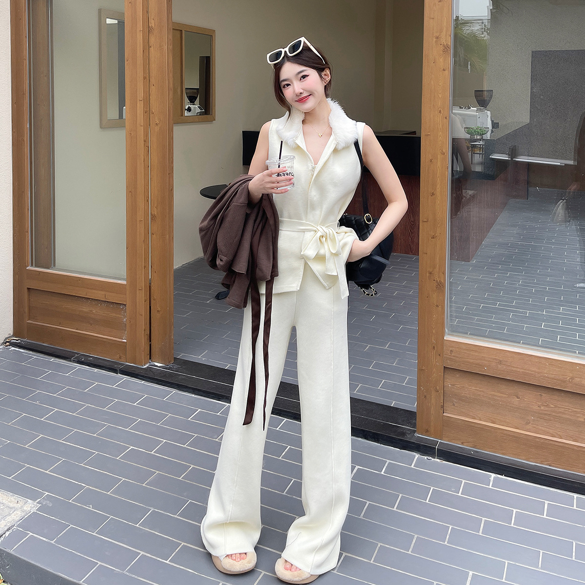 https://fulmo-img-server.com/pants-set/d6088779-1c46-45fc-8af7-c99317b7ec9e.jpg