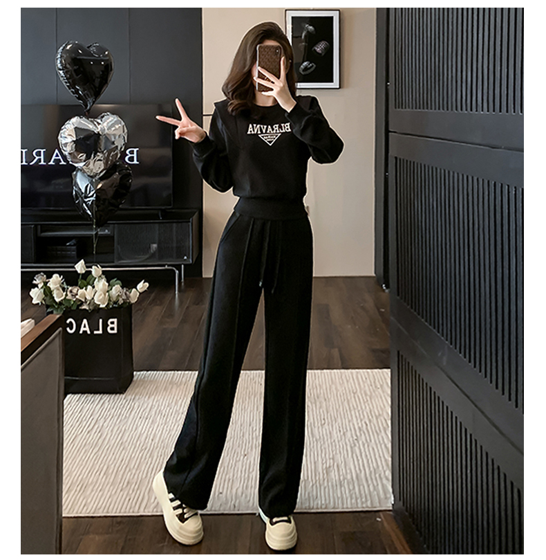 https://fulmo-img-server.com/pants-set/dd5a7140-4e2e-400b-bc7c-36dd25c51a01.jpg