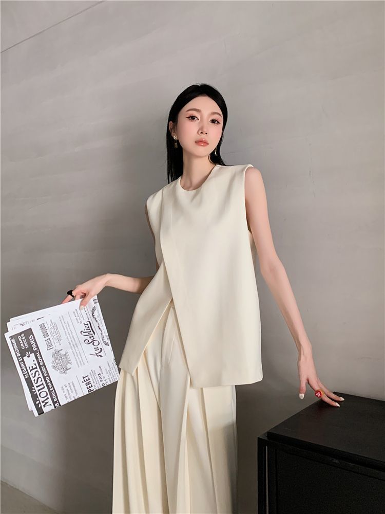 https://fulmo-img-server.com/pants-set/dde0ca11-bf47-4292-b15c-8978a38242de.jpg