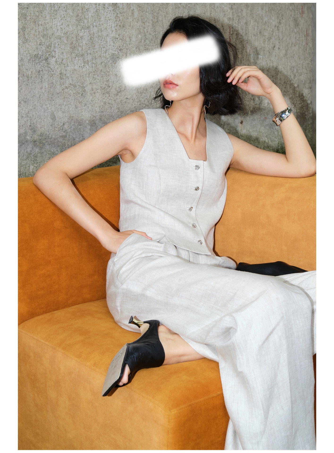 https://fulmo-img-server.com/pants-set/de4de207-f1fe-4bcc-962f-224f2ccf8dcd.jpg