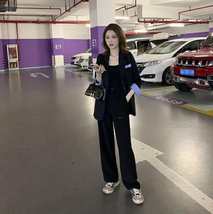 https://fulmo-img-server.com/pants-set/de7caec4-bc6d-4aa5-bcaa-08f11e4140bd.jpg