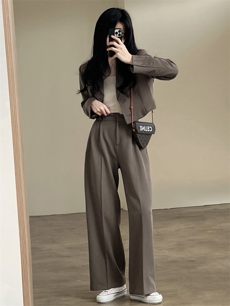 上品ショート丈ワイドパンツセットアップ