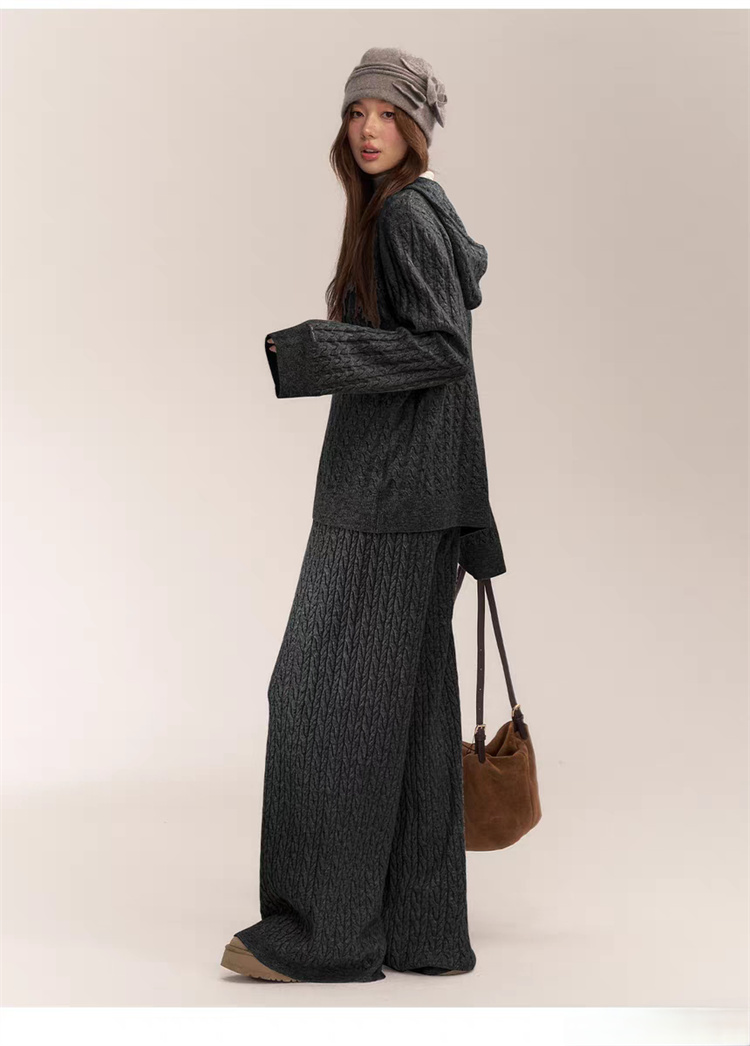 https://fulmo-img-server.com/pants-set/decb5a12-6eb7-4ae5-8529-356328bcc807.jpg