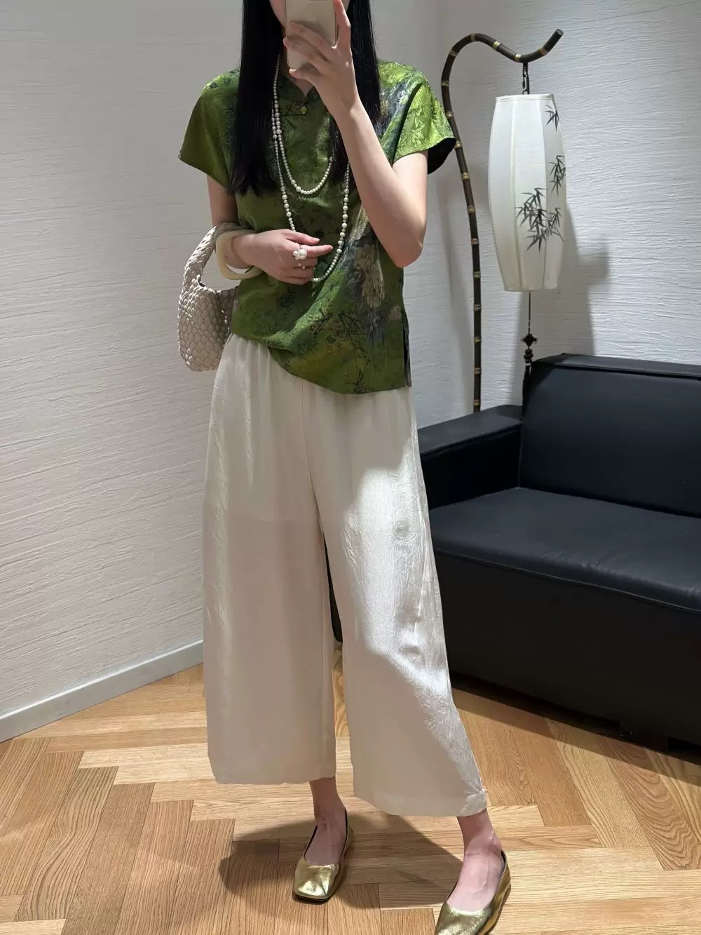 https://fulmo-img-server.com/pants-set/e26e6ba5-ef59-498a-930e-818cf5cacc6c.jpg