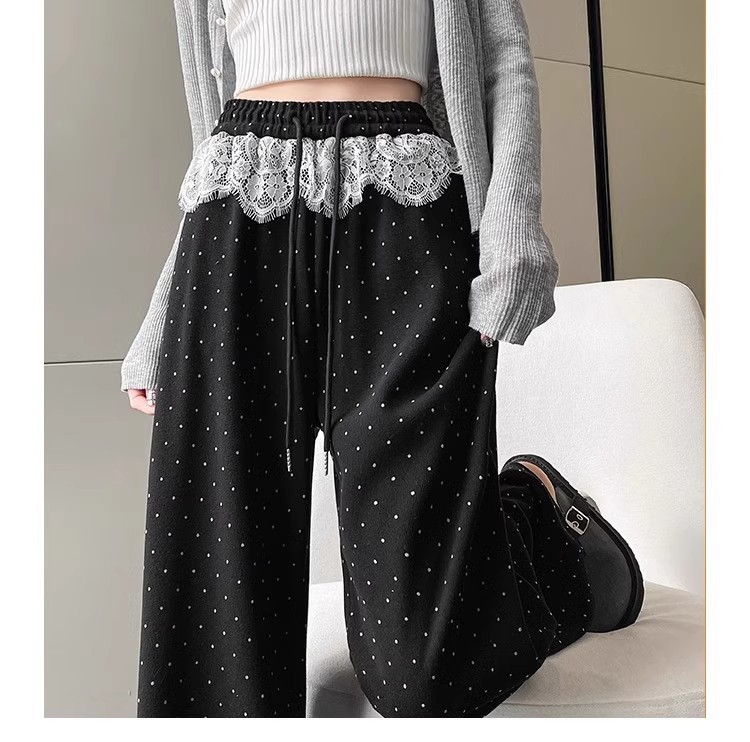 https://fulmo-img-server.com/pants-set/e3818a69-c74f-4405-b71f-faa6767f6bdf.jpg