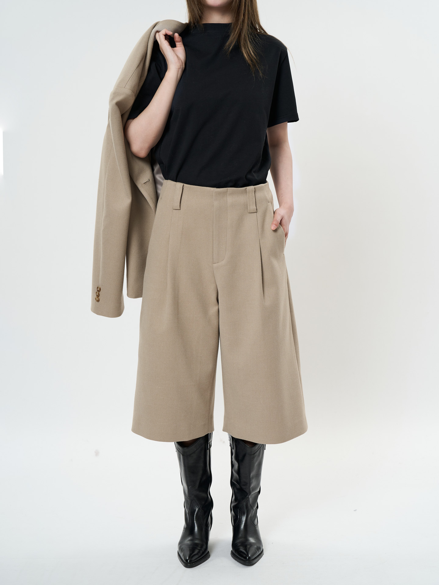 パンツセットアップ 洗練ショートパンツセットアップ
