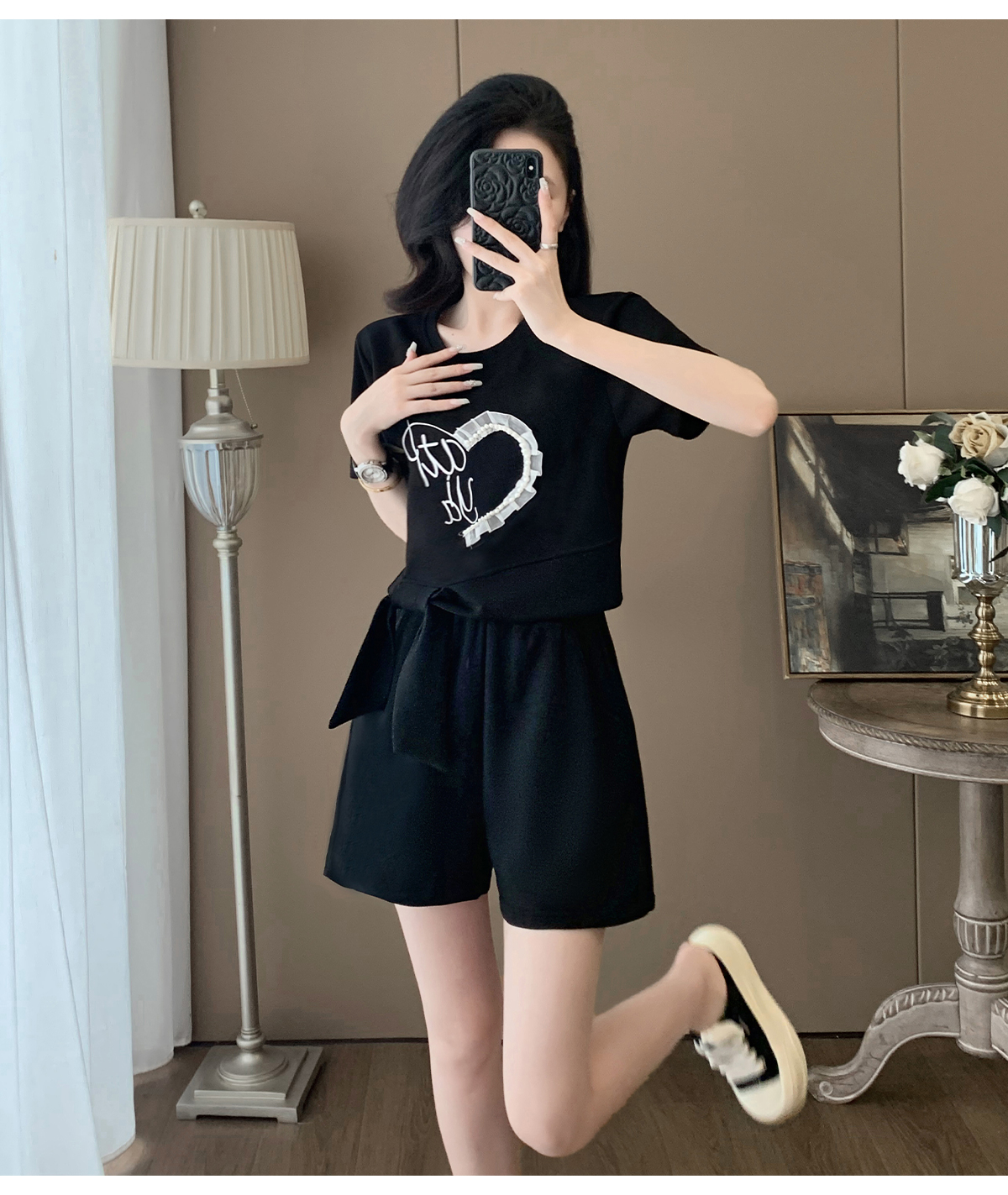 https://fulmo-img-server.com/pants-set/e9db46d3-71b0-471d-a839-0a9d1bfdf6fc.jpg