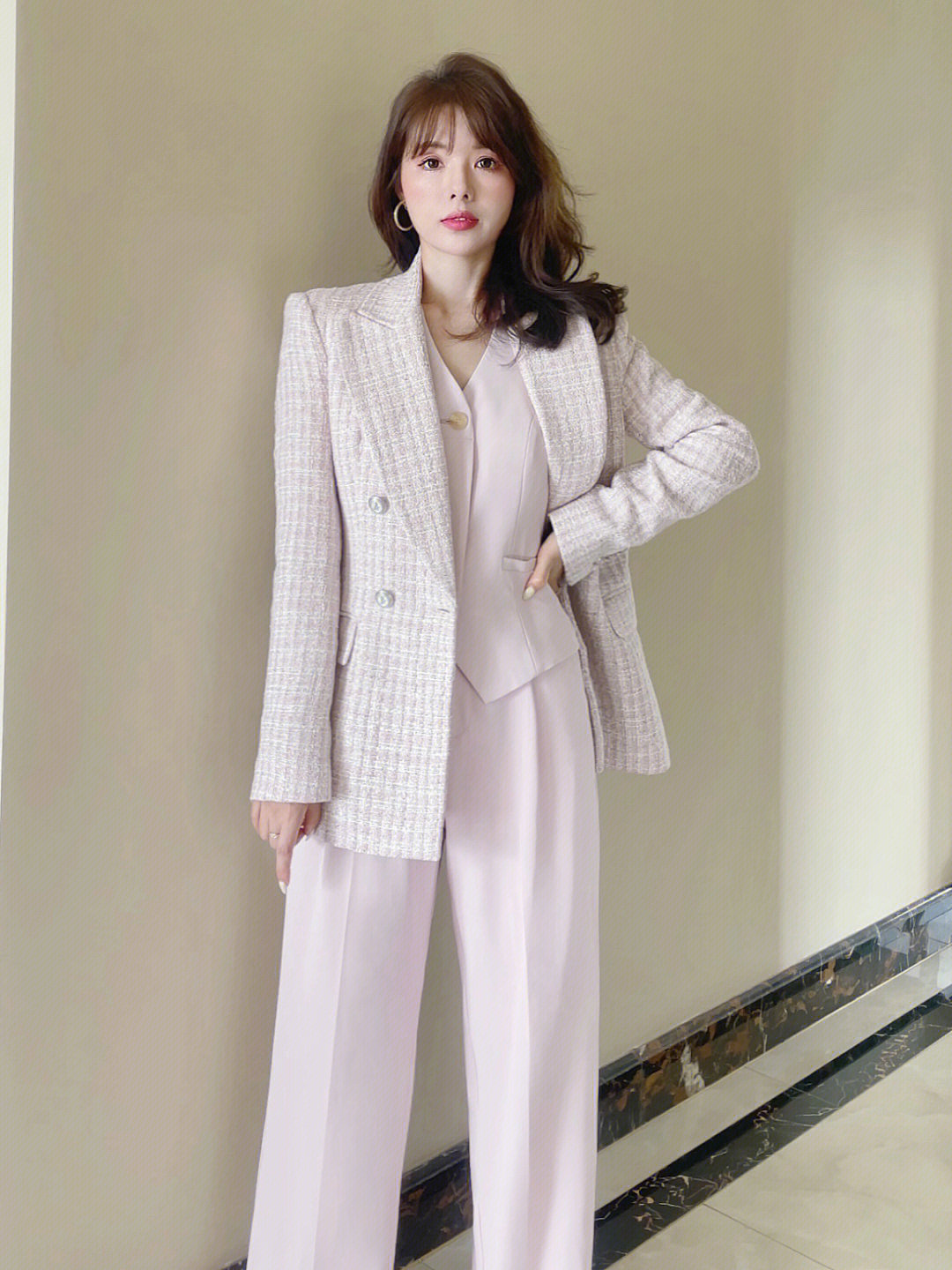 https://fulmo-img-server.com/pants-set/eac40e07-cf66-4a68-8879-d87aa336038d.jpg