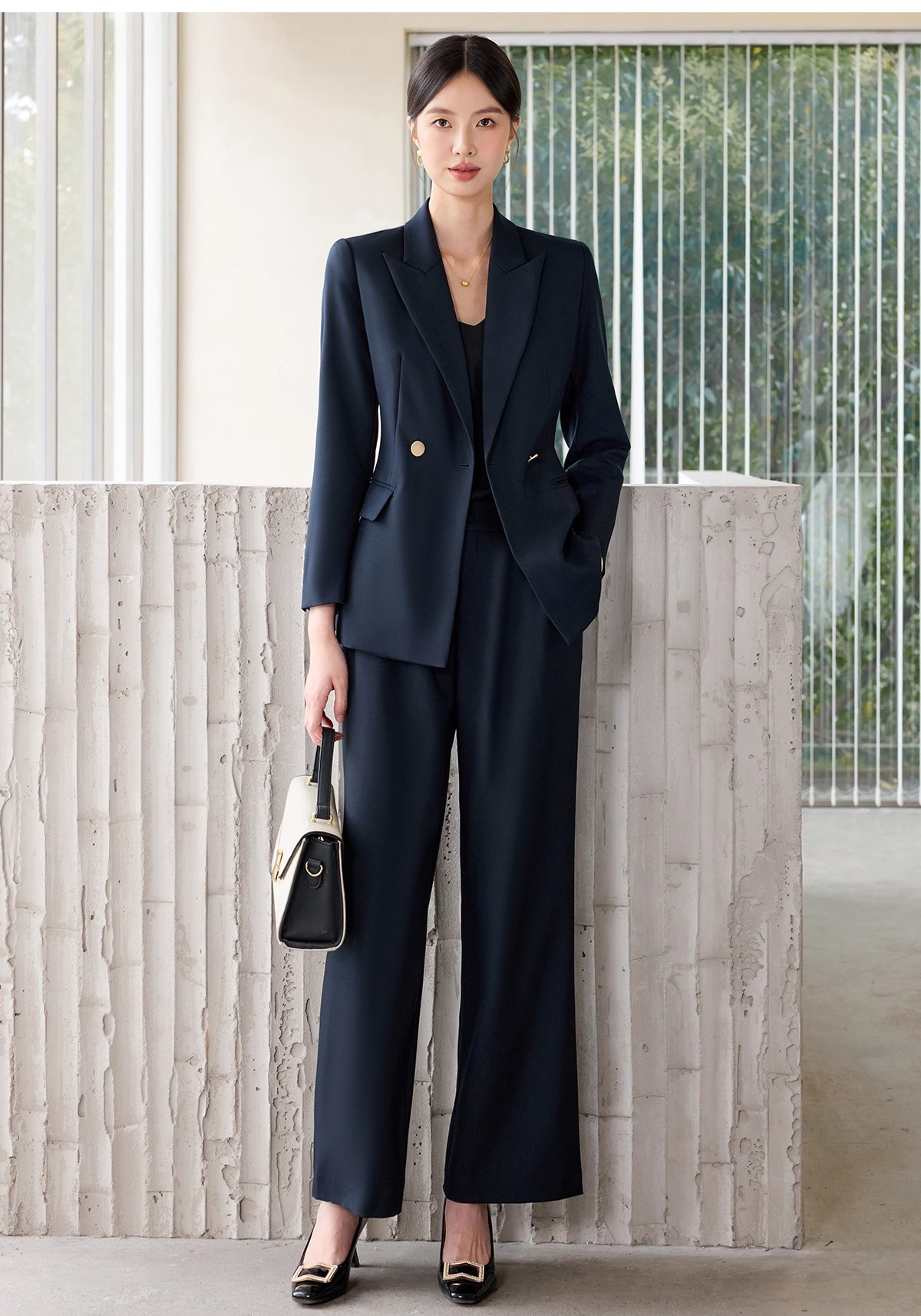 https://fulmo-img-server.com/pants-set/eafefe7b-3fe6-43f1-afeb-a8d47f82a3eb.jpg