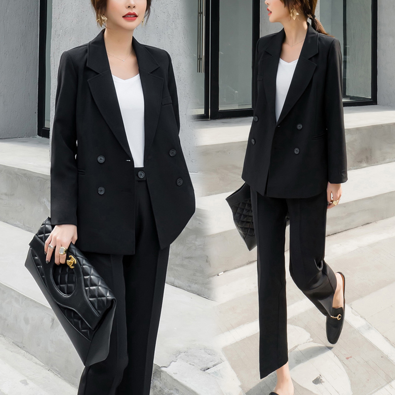 https://fulmo-img-server.com/pants-set/eb7f87d9-f6e9-465a-9eeb-87883cd36c0c.jpg