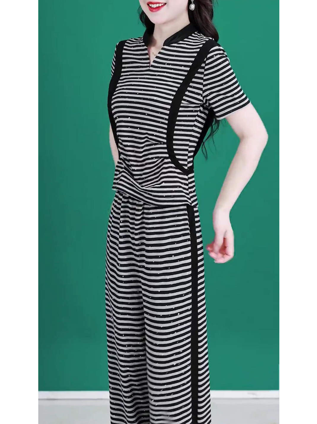 https://fulmo-img-server.com/pants-set/eb867791-51d4-4117-b700-a6498dc42665.jpg